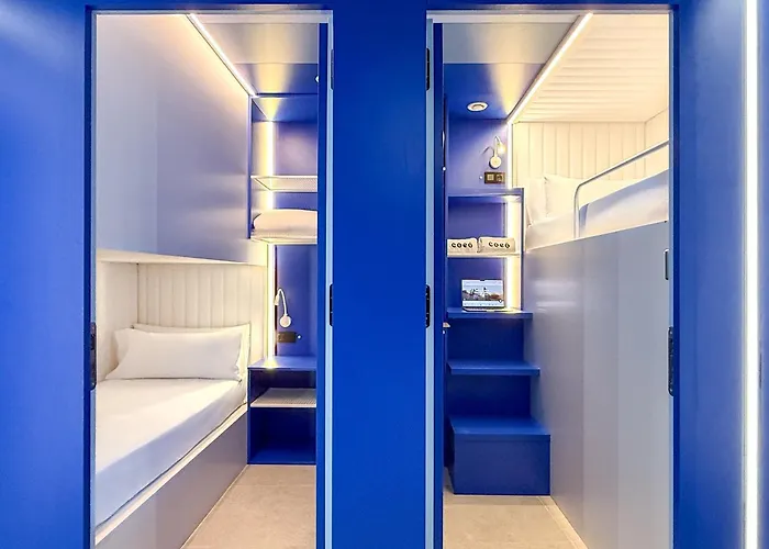 Coeo Hernan Ruiz Rooftop Pool Hostel