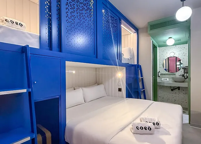Coeo Hernan Ruiz Rooftop Pool Hostel