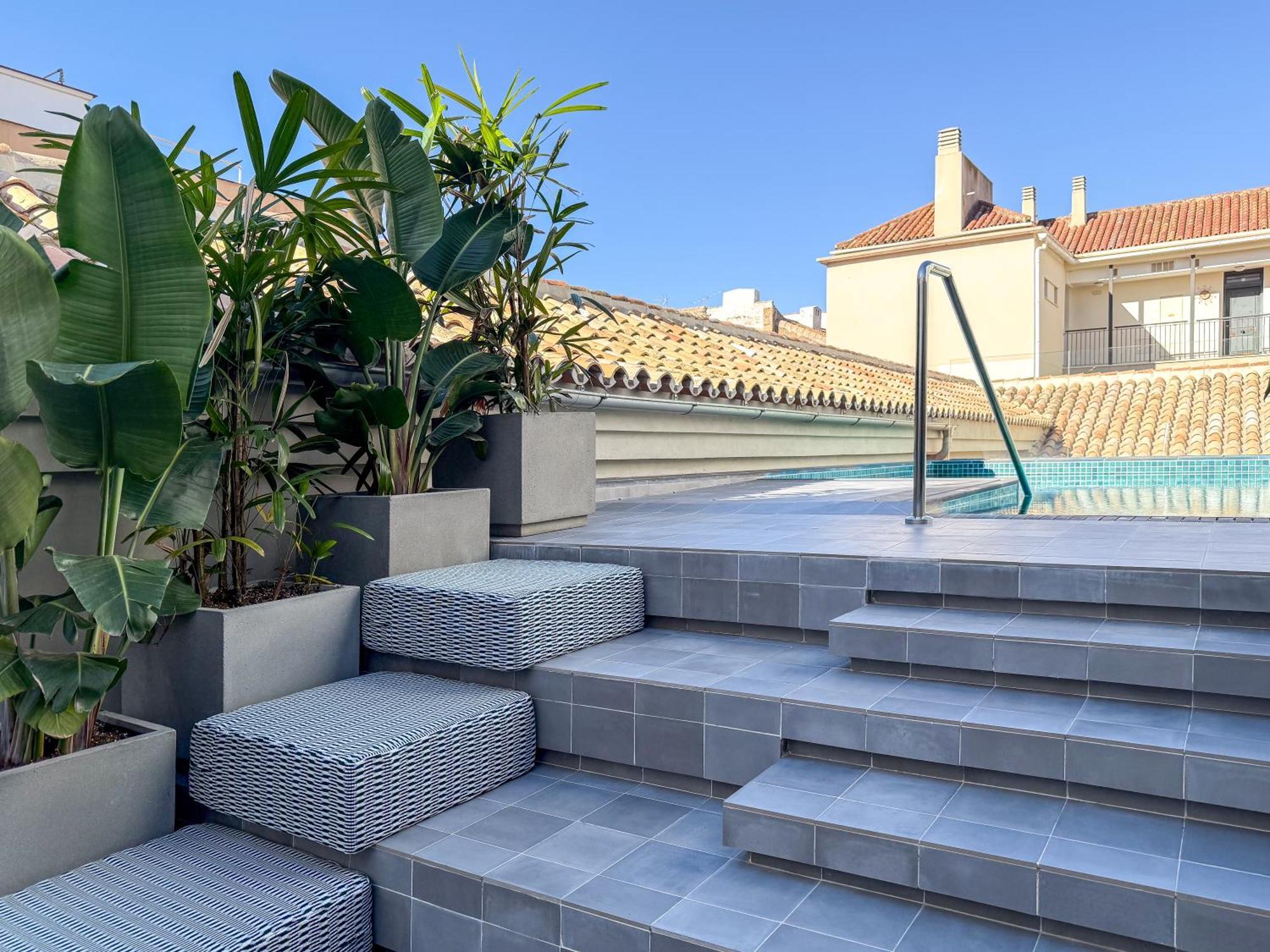 Coeo Hernan Ruiz Rooftop Pool Hostel Málaga
